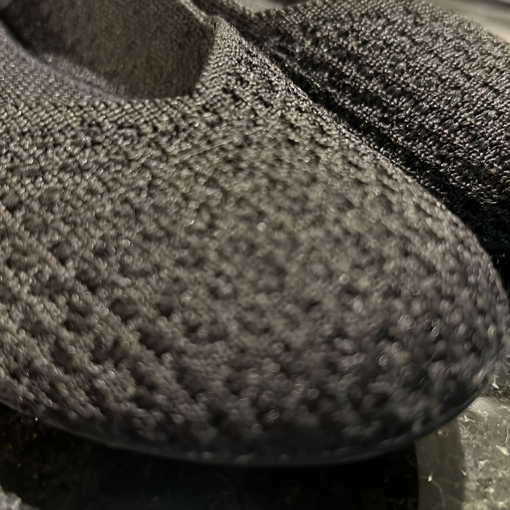 Rothy’s 6.5 Solid Black Flat with Honeycomb or waffle weave design - Picture 7 of 11
